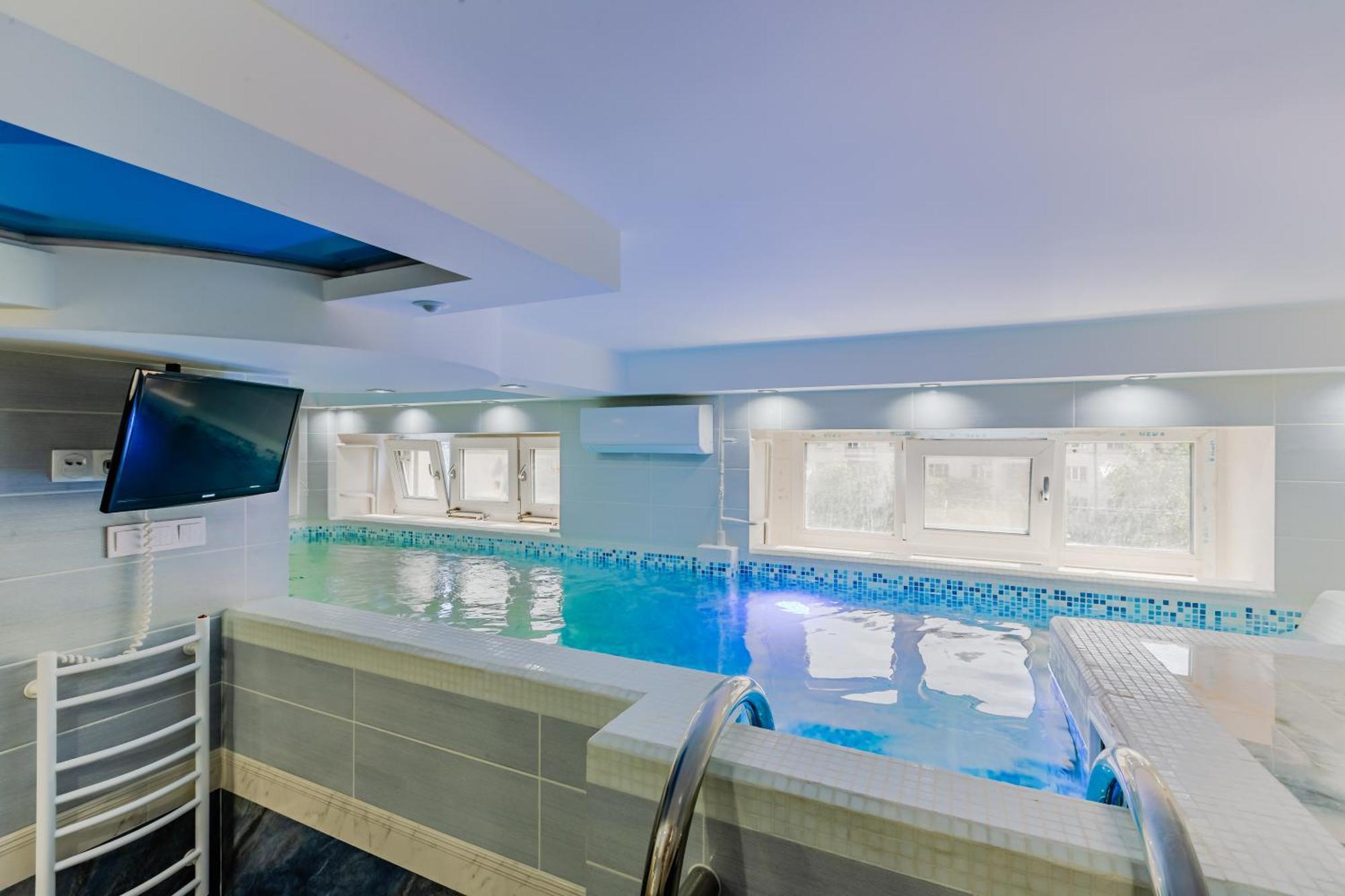 Luxury Apartment With Pool And Hammam キエフ エクステリア 写真